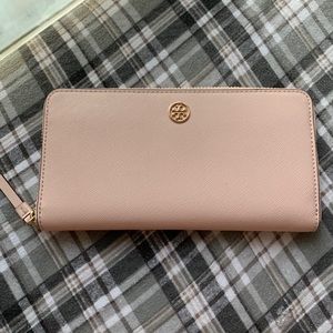 light pink tory burch wallet